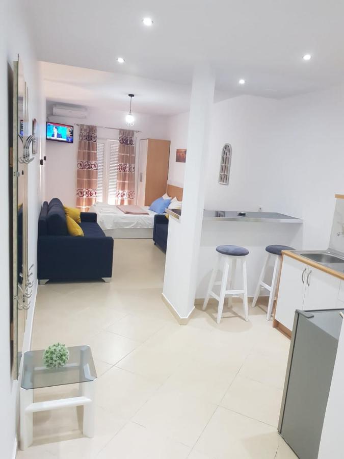 Studio By The Beach - Vlorë Extérieur photo