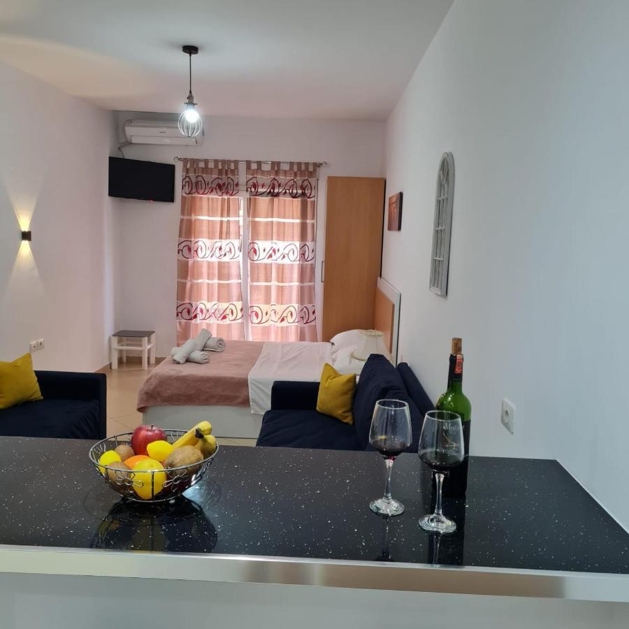 Studio By The Beach - Vlorë Extérieur photo